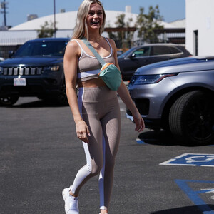 Free nude Celebrity Lindsay Arnold 007 pic