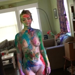 Naked Celebrity Pic Lindsey Normington 003 pic