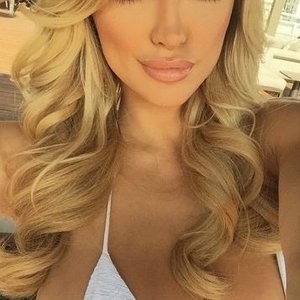 Famous Nude Lindsey Pelas 010 pic