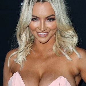 Nude Celebrity Picture Lindsey Pelas 009 pic