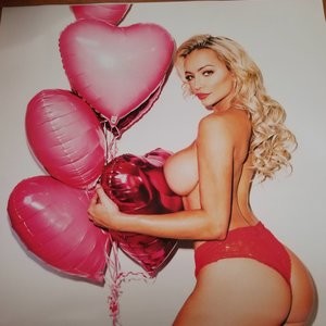 Real Celebrity Nude Lindsey Pelas 006 pic