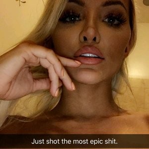 Famous Nude Lindsey Pelas 012 pic