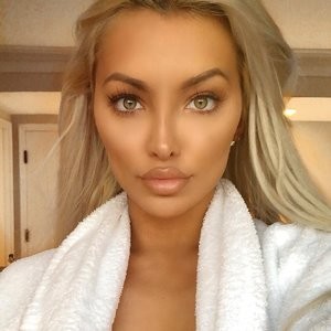 Naked celebrity picture Lindsey Pelas 050 pic