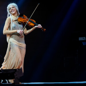 Free nude Celebrity Lindsey Stirling 072 pic
