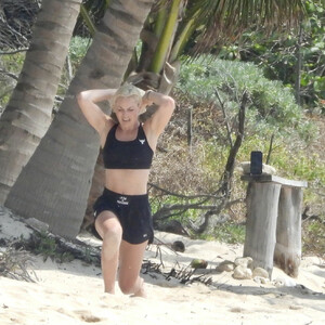 Naked celebrity picture Lindsey Vonn 021 pic