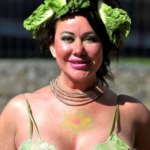 Famous Nude Lisa Appleton 012 pic