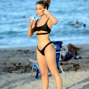 Free Nude Celeb Lisa Opie 019 pic