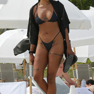 Best Celebrity Nude Liz Cambage 009 pic
