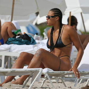 Best Celebrity Nude Liz Cambage 035 pic