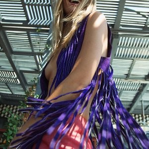 Liz Romer Tits (4 Photos) –  Nudes