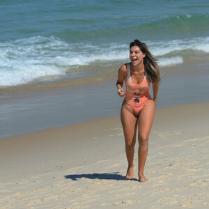Naked Celebrity Liziane Gutierrez 004 pic