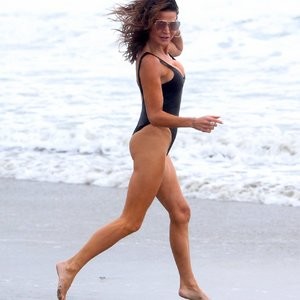 Naked celebrity picture Lizzie Cundy 021 pic