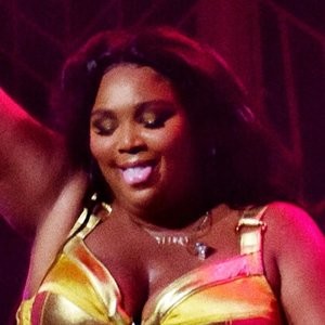 Naked Celebrity Lizzo 175 pic
