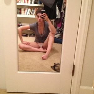 Lizzy Caplan Leaked The Fappening (9 Photos) – Leaked Nudes