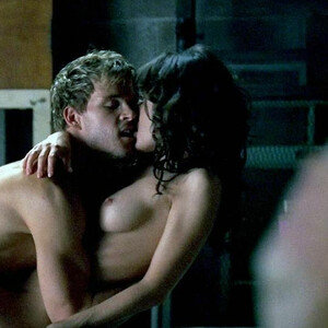 nude celebrities Lizzy Caplan 057 pic
