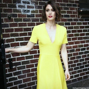 Free Nude Celeb Lizzy Caplan 077 pic
