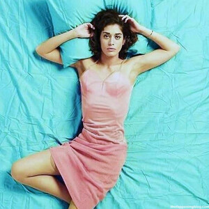 Leaked Celebrity Pic Lizzy Caplan 079 pic