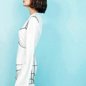 Nude Celeb Lizzy Caplan 123 pic