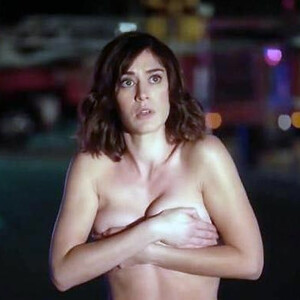 nude celebrities Lizzy Caplan 124 pic