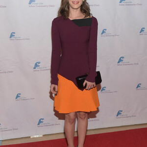 Celebrity Naked Lizzy Caplan 135 pic