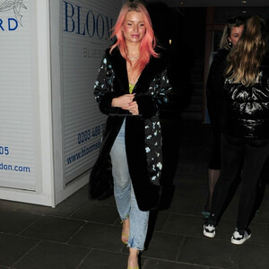 Celeb Nude Lottie Moss 013 pic