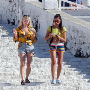 Nude Celeb Lottie Moss 023 pic