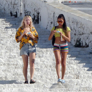 Celeb Naked Lottie Moss 026 pic