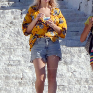 Nude Celeb Pic Lottie Moss 032 pic