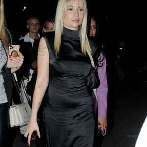 Free nude Celebrity Lottie Moss 038 pic