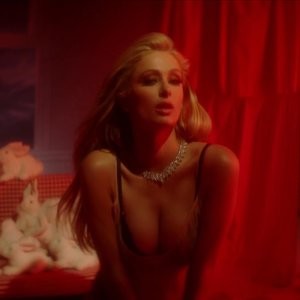 Love Advent 2017 – Jan 8: Paris Hilton – Leaked Nudes