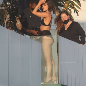 Famous Nude Lucy Hale 068 pic