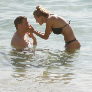 Hot Naked Celeb Luisana Lopilato 055 pic