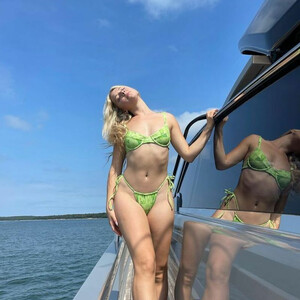 Free Nude Celeb Luna Montana 044 pic