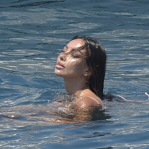Real Celebrity Nude Madalina Diana Ghenea 033 pic