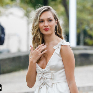 Celebrity Naked Maddie Ziegler 040 pic