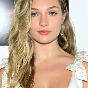 Naked Celebrity Pic Maddie Ziegler 047 pic