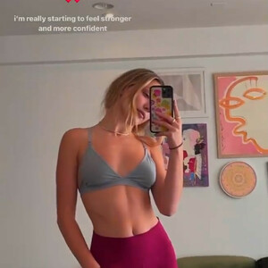 Famous Nude Maddie Ziegler 037 pic