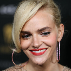 Real Celebrity Nude Madeline Brewer 013 pic