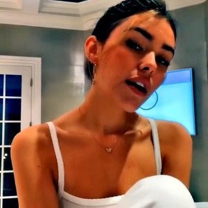 Naked Celebrity Pic Madison Beer 006 pic