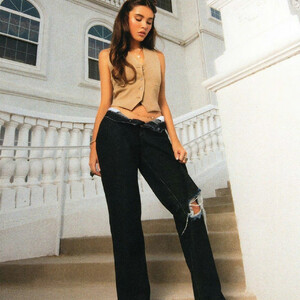 Naked celebrity picture Madison Beer 006 pic