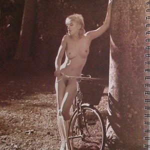 Celeb Naked Madonna 004 pic