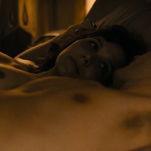 celeb nude Maggie Gyllenhaal 007 pic