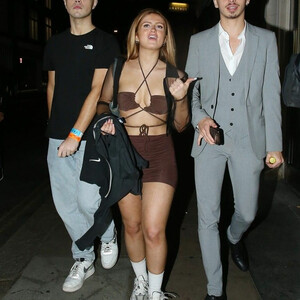 Nude Celeb Pic Maisie Smith 015 pic