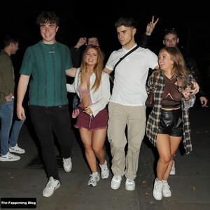 Real Celebrity Nude Maisie Smith 016 pic