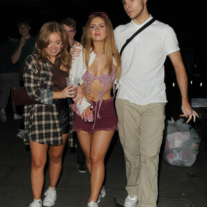 Nude Celeb Pic Maisie Smith 018 pic