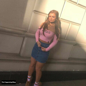 Nude Celebrity Picture Maisie Smith 058 pic