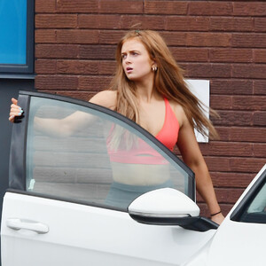 Naked Celebrity Pic Maisie Smith 023 pic