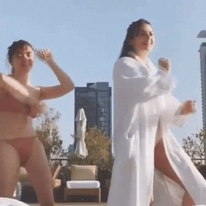Maisie Williams Hot (9 Pics + GIF) - Leaked Nudes