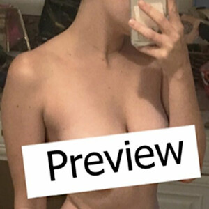 Nude Celeb Pic Maisie Williams 034 pic