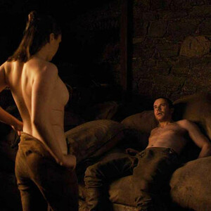 Newest Celebrity Nude Maisie Williams 042 pic